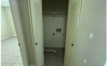 3875 NW Huntsboro St, Unit 3875 NW Huntsboro St 101 in Lake City, FL - Building Photo - Building Photo