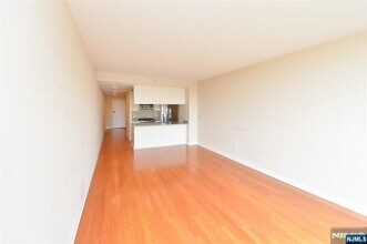 1111 Hudson Ave in Edgewater, NJ - Building Photo - Building Photo
