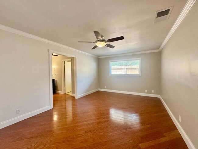 property at 4807 Los Reyes St