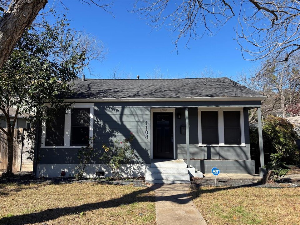 1104 Bouldin Ave in Austin, TX - Building Photo