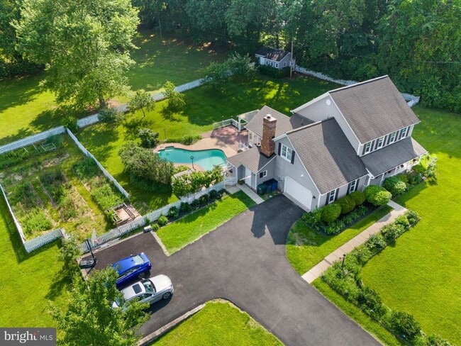 property at 7020 Venus Ct