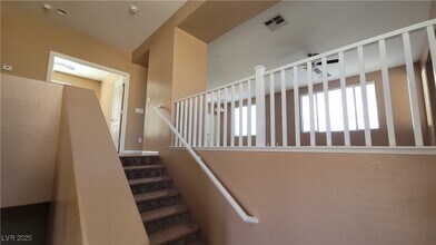 116 Palatial Pines Ave in North Las Vegas, NV - Building Photo - Building Photo
