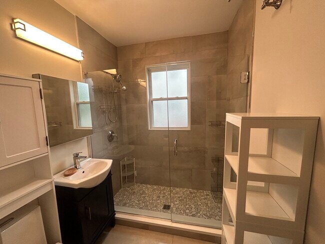 48 Oxford Cir in Belmont, MA - Building Photo - Building Photo