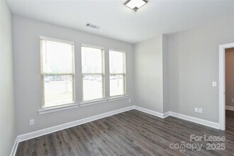 2635 Statesville Ave in Charlotte, NC - Building Photo - Building Photo
