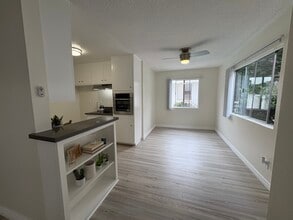 Anza South Apartments in Torrance, CA - Building Photo - Building Photo