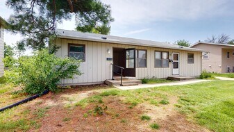 1320 24th St in Ames, IA - Building Photo