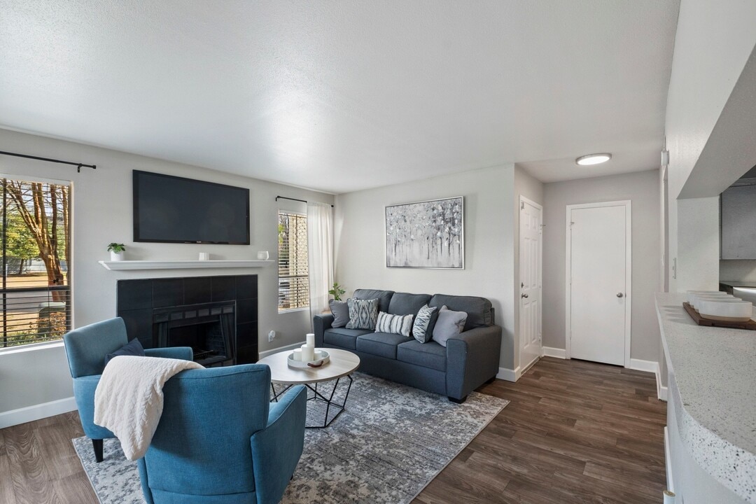 Hampton Courts in Columbia, SC - Building Photo