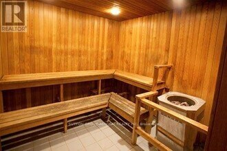 736 Bay St. in Toronto, ON - Building Photo - Building Photo