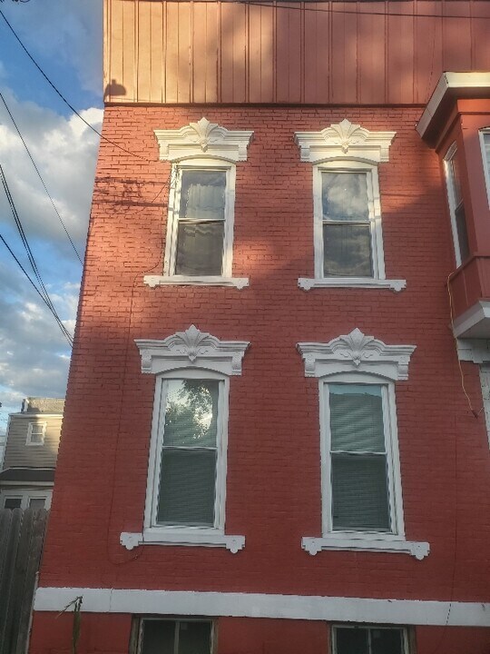 1530 5th Ave in Watervliet, NY - Building Photo
