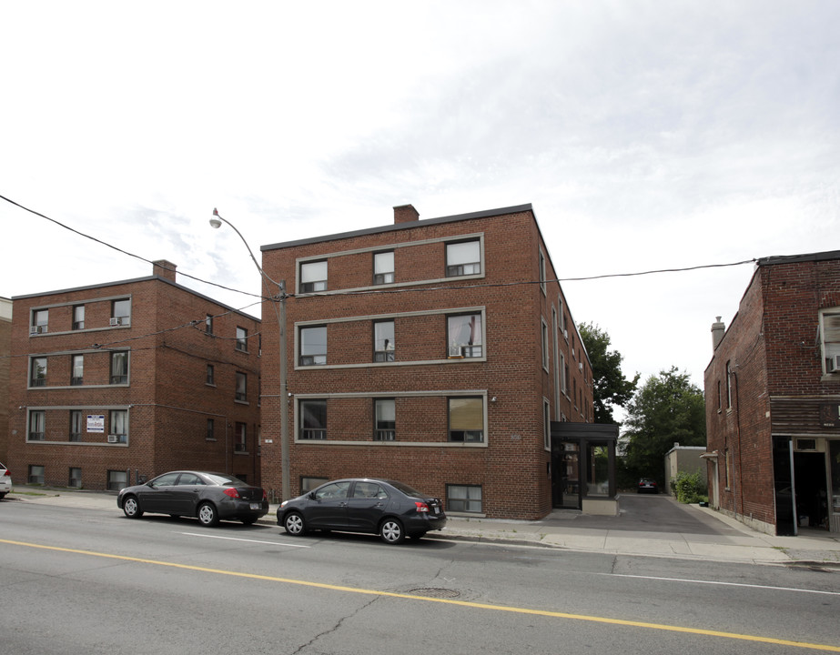 856 Broadview Ave in Toronto, ON - Building Photo