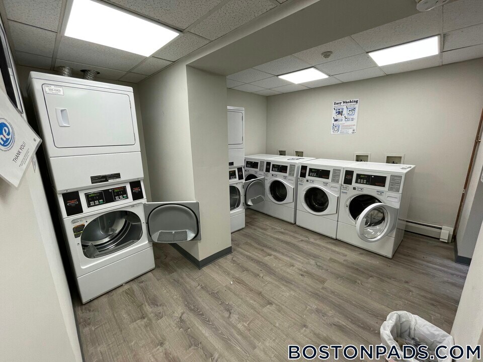 195 Park Dr in Boston, MA - Building Photo