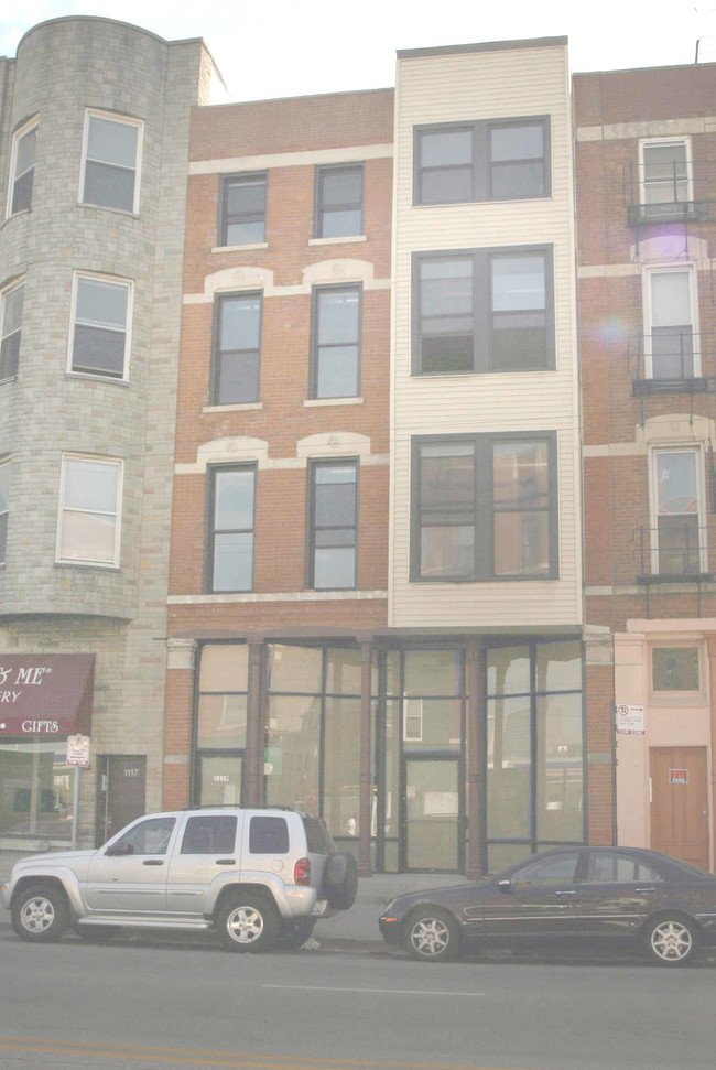 1119 W Grand Ave in Chicago, IL - Building Photo - Building Photo