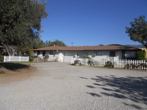 1440 Pumalo St in San Bernardino, CA - Foto de edificio - Building Photo