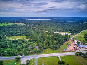 877 State Hwy 95 in Bastrop, TX - Foto de edificio - Building Photo