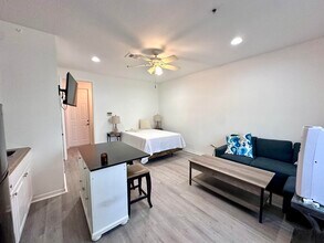 4262 W Main St in Jupiter, FL - Building Photo - Building Photo