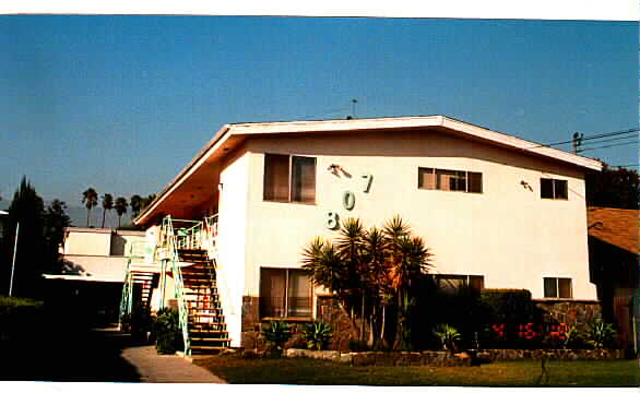 807 Boylston St in Pasadena, CA - Foto de edificio