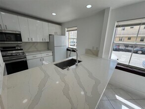 1308 Drexel Ave in Miami Beach, FL - Building Photo - Building Photo