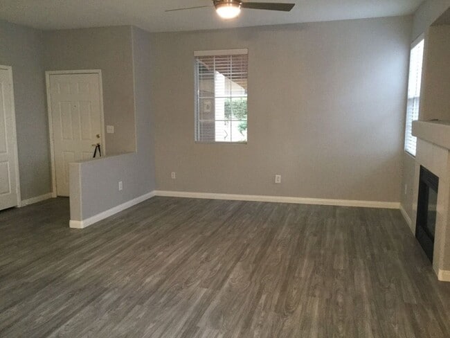 7716 Constanso Ave in Las Vegas, NV - Foto de edificio - Building Photo