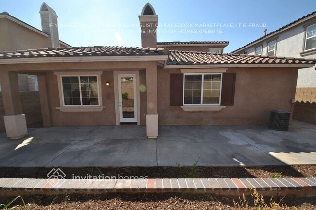 17044 Hackberry Ln in Fontana, CA - Building Photo - Building Photo
