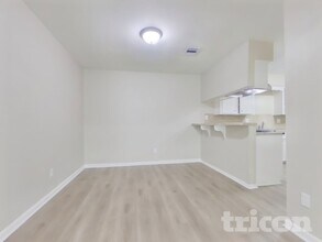 10406 Kirkwren Dr in Houston, TX - Foto de edificio - Building Photo