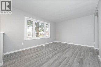 111 Chalmers St S in Cambridge, ON - Building Photo - Building Photo