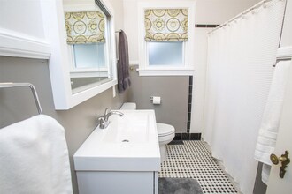 920 Monmouth Ave in Durham, NC - Building Photo - Building Photo