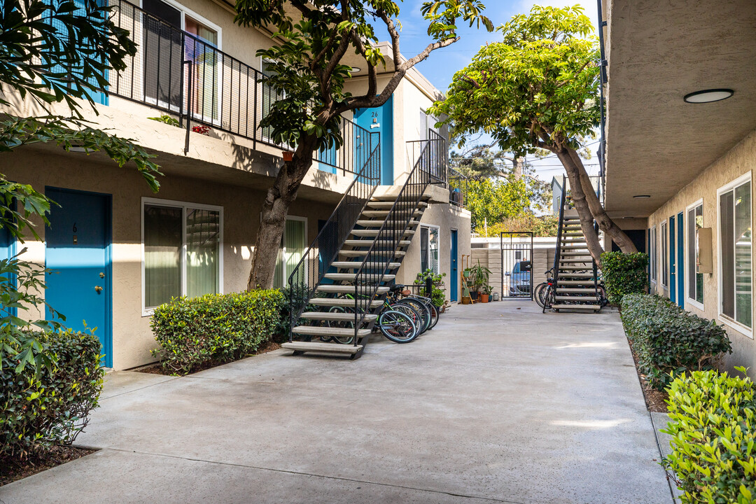 Seacoast Apartments in San Diego, CA - Building Photo