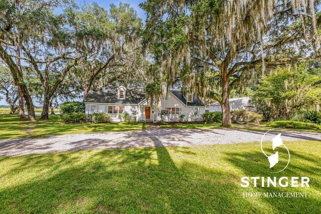 263 Brickyard Point Rd S in Beaufort, SC - Building Photo - Building Photo