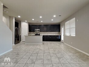 11335 Decidedly in San Antonio, TX - Foto de edificio - Building Photo