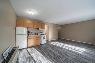 Woods + Meadow Apartments in Peoria, IL - Foto de edificio - Interior Photo