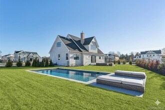 3 Margareta Ct in Westhampton Beach, NY - Building Photo - Building Photo