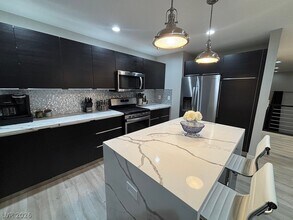 2784 Fountain Ridge Ln in Henderson, NV - Building Photo - Building Photo
