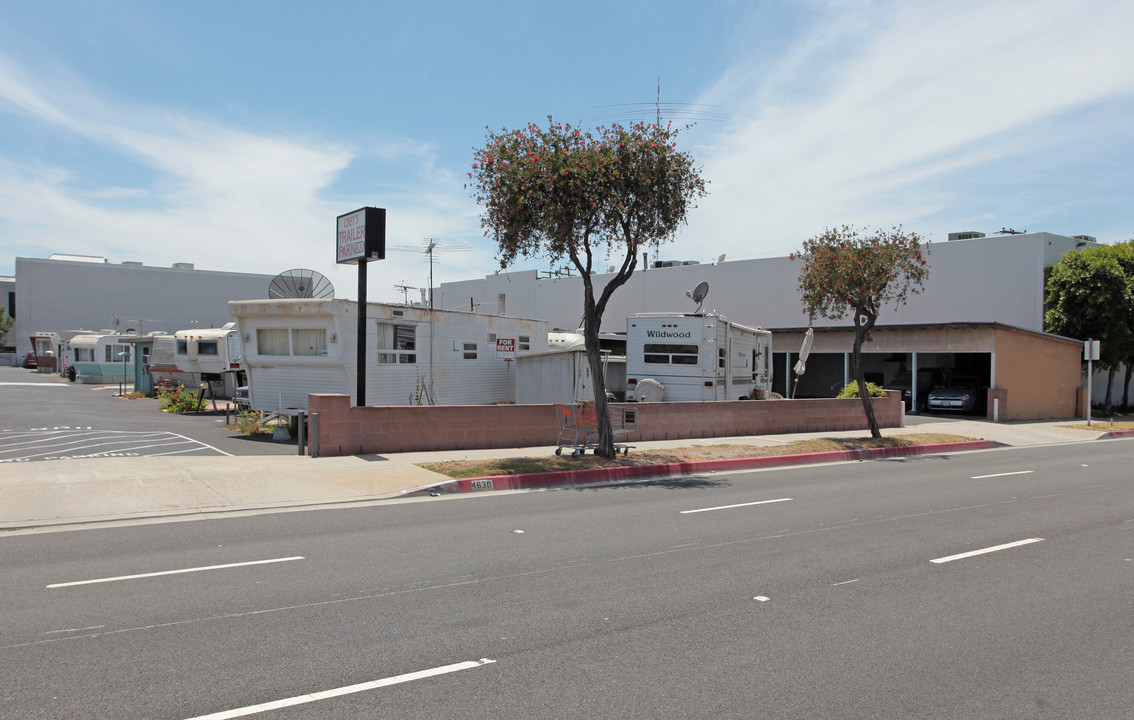 Chet's Trailer Park in Hawthorne, CA - Building Photo