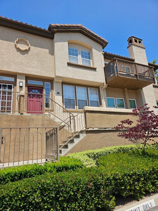 68 Montana Del Lago Dr in Rancho Santa Margarita, CA - Building Photo