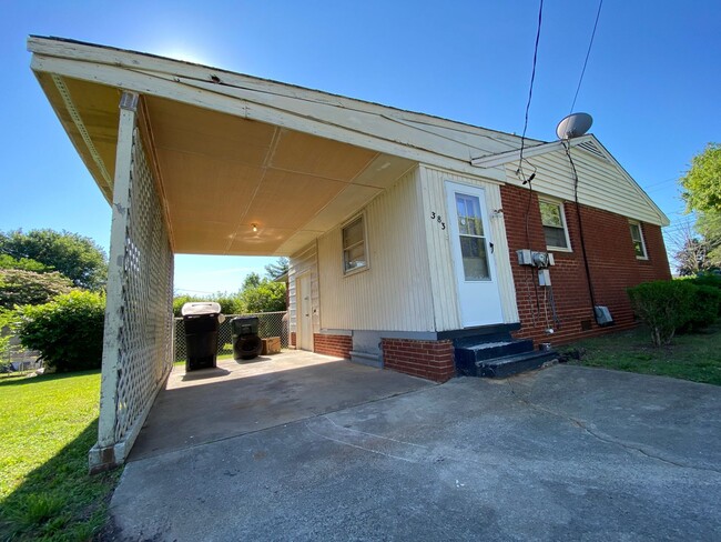 383 Harden St in Burlington, NC - Building Photo - Building Photo