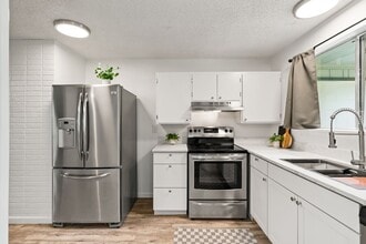 M6902 Alpine Way in Yakima, WA - Building Photo - Building Photo