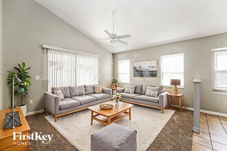 601 Celito Dr in New Smyrna Beach, FL - Foto de edificio - Building Photo