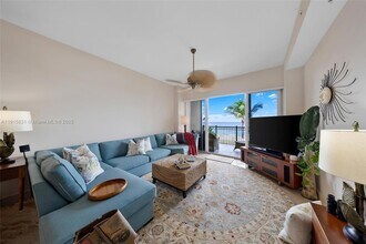 4444 El Mar Dr, Unit 3302 in Lauderdale-by-the-Sea, FL - Foto de edificio - Building Photo