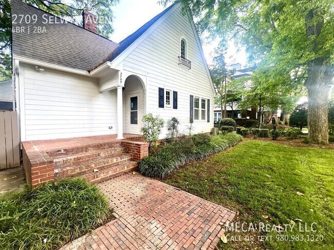 2709 Selwyn Ave in Charlotte, NC - Building Photo - Building Photo