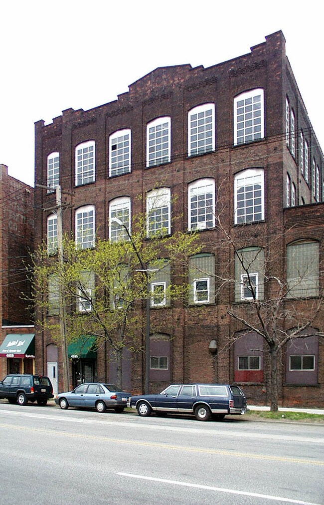 4059 St. Clair Ave in Cleveland, OH - Building Photo - Building Photo