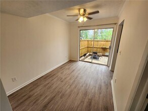 120 Biscayne Dr NW in Atlanta, GA - Building Photo - Building Photo