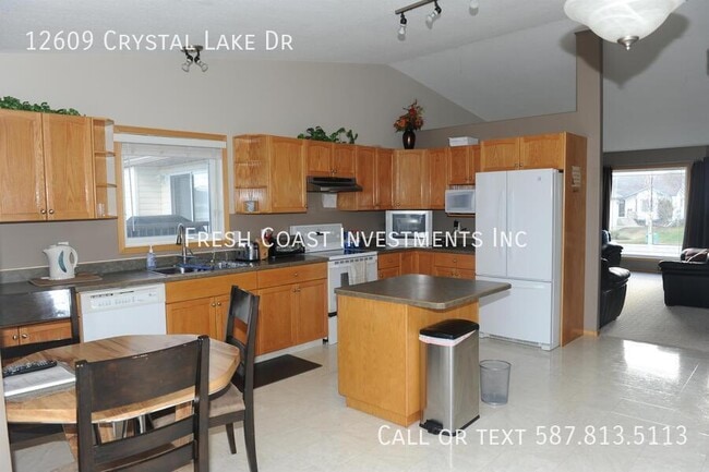 12609 Crystal Lake Dr in Grande Prairie, AB - Building Photo - Building Photo