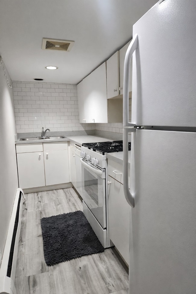 2030 N Clifton Ave, Unit Garden in Chicago, IL - Foto de edificio - Building Photo