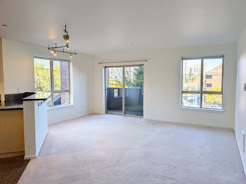 412 11th Avenue, Unit 213 in Seattle, WA - Building Photo