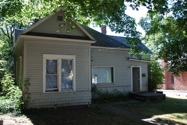 property at 620 NE Maple St
