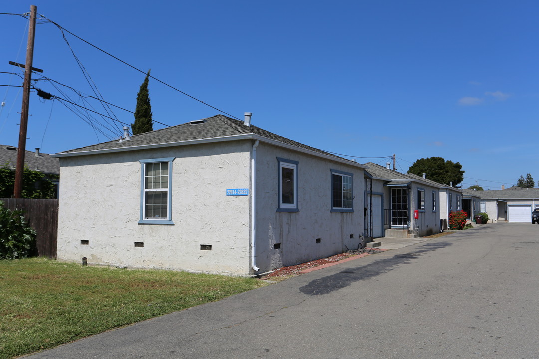 Alice Apartments in Hayward, CA - Building Photo