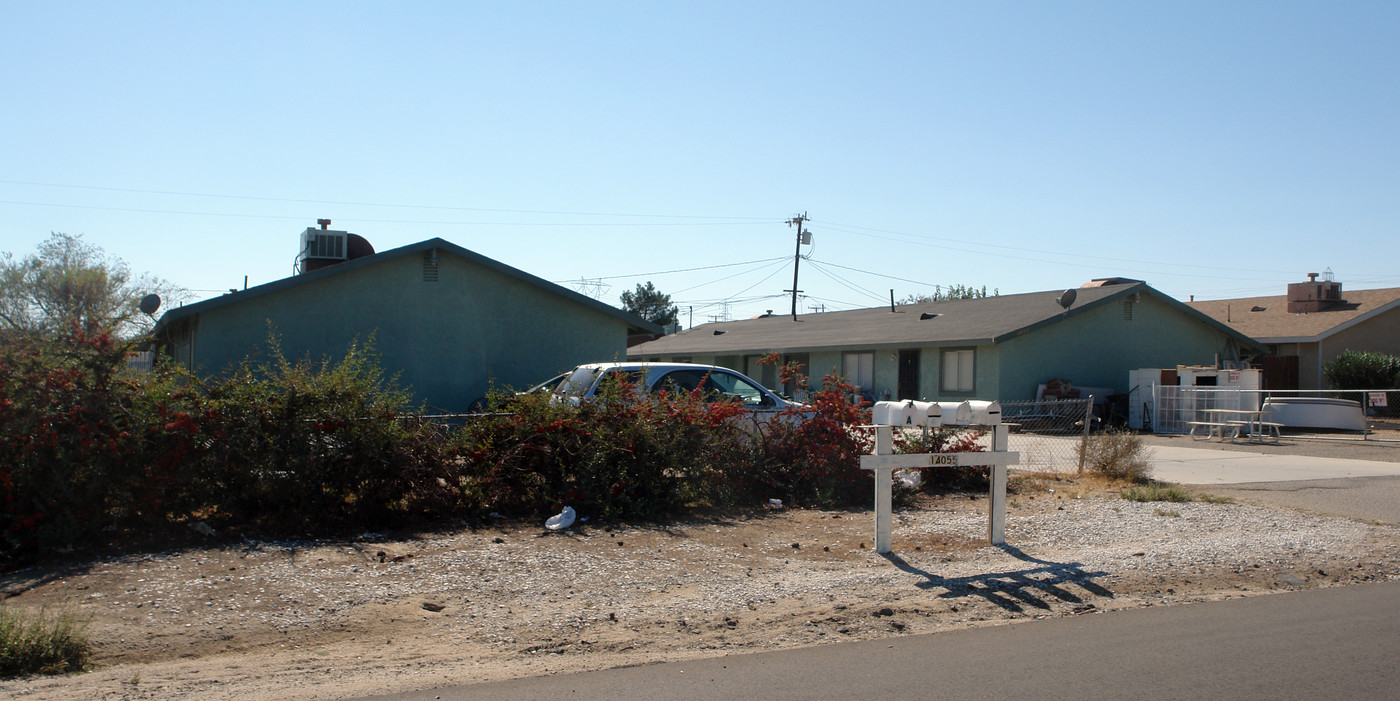 A in Hesperia, CA - Building Photo