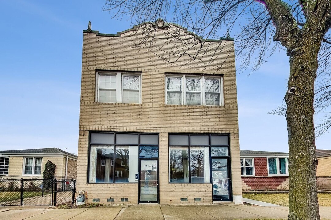 2516 W Pratt Blvd, Unit 2 in Chicago, IL - Building Photo