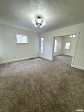 2325 McKinley Ave in Davenport, IA - Foto de edificio - Building Photo