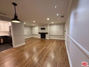 18148 Hartland St in Los Angeles, CA - Building Photo - Building Photo
